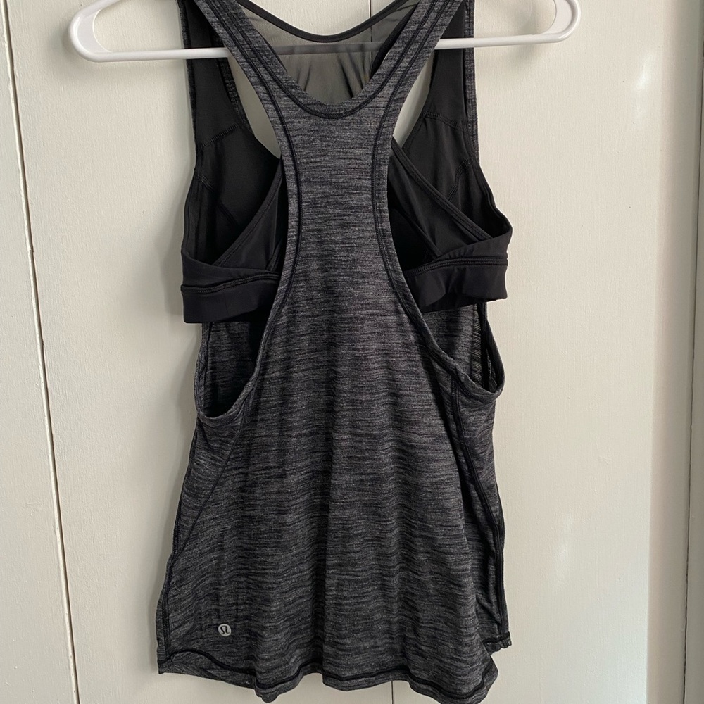 Lululemon Tank top with bra. Perfect condition!! Size 6